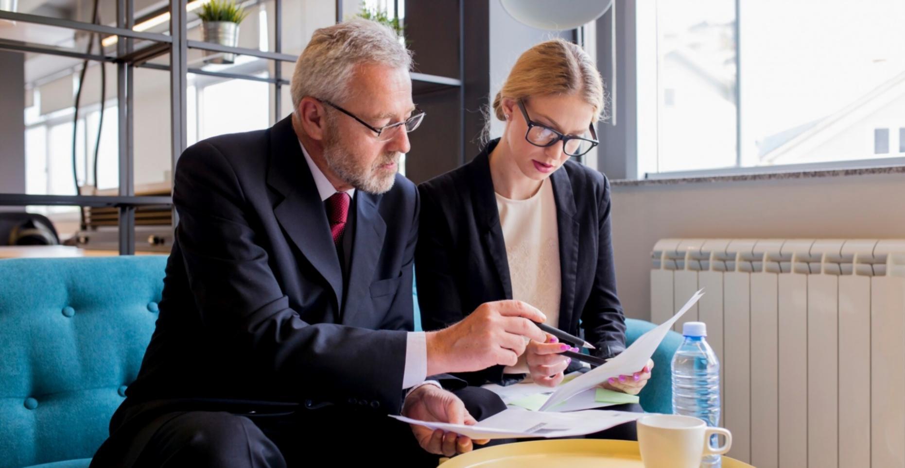 Trading session workspace with multiple monitors and analysis tools